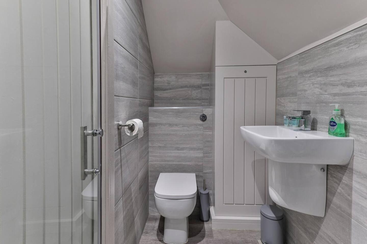 Newly Renovated 3 Bed 2 Bath Apartment & Parking Sheffield Exteriér fotografie