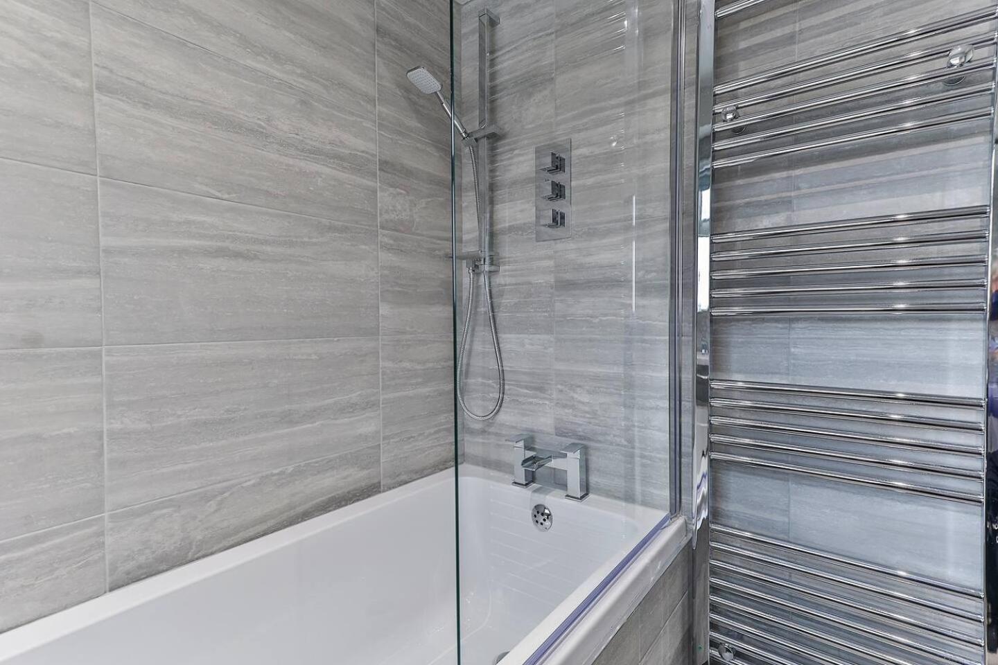 Newly Renovated 3 Bed 2 Bath Apartment & Parking Sheffield Exteriér fotografie