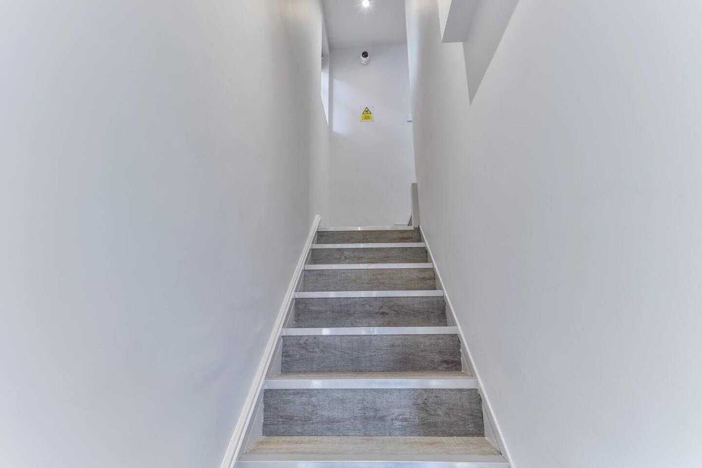 Newly Renovated 3 Bed 2 Bath Apartment & Parking Sheffield Exteriér fotografie